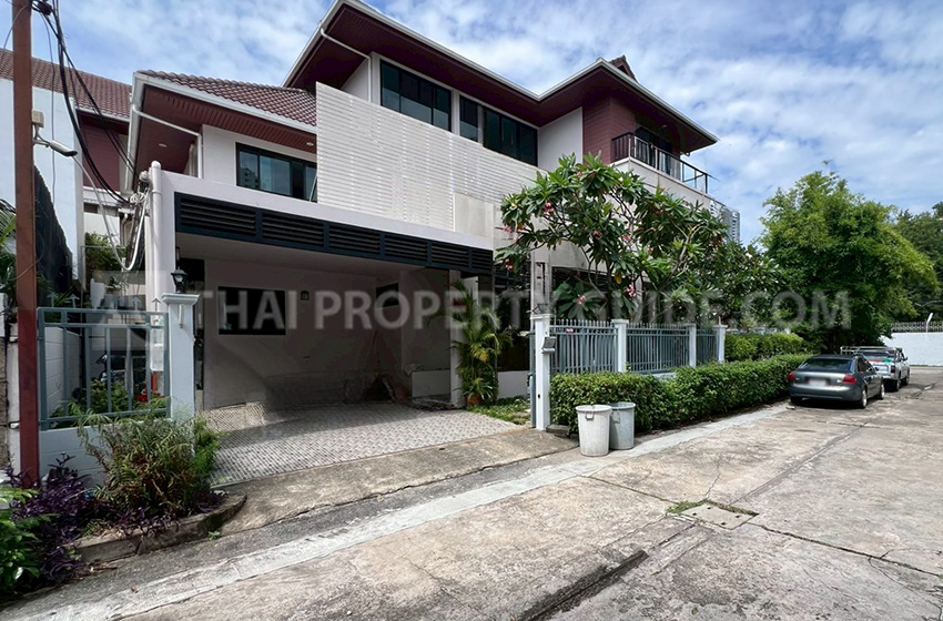 House for rent in Sukhumvit