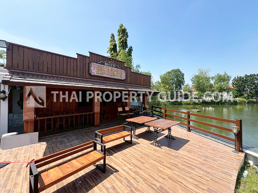 House with Private Pool in Bangnatrad 