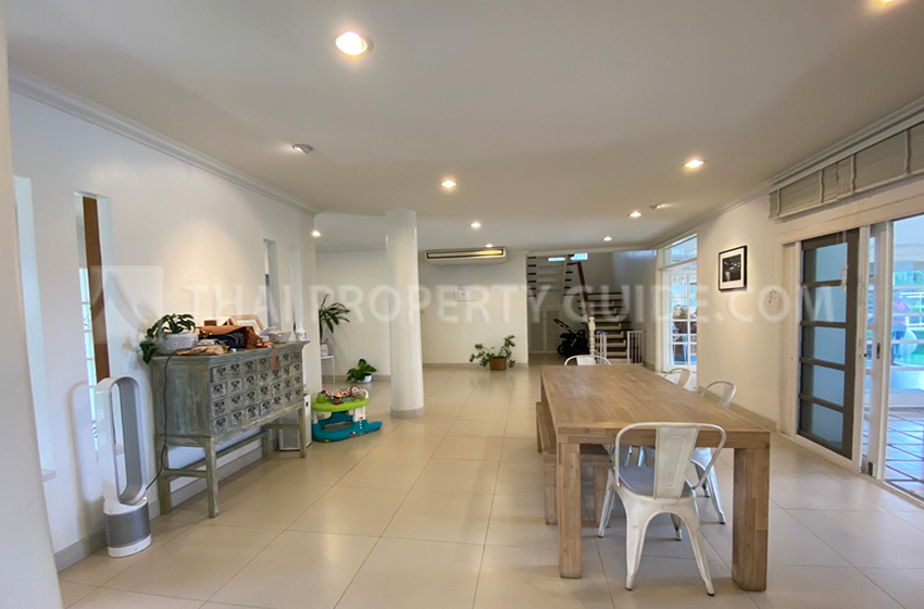 House with Private Pool in Bangnatrad 
