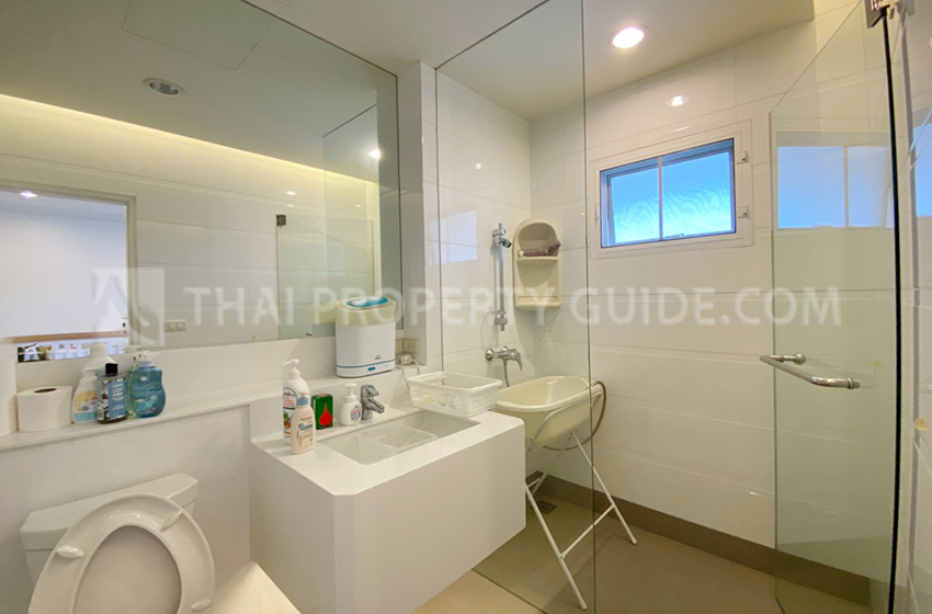 House with Private Pool in Bangnatrad 