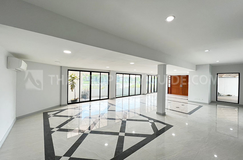 House with Private Pool in Bangnatrad 