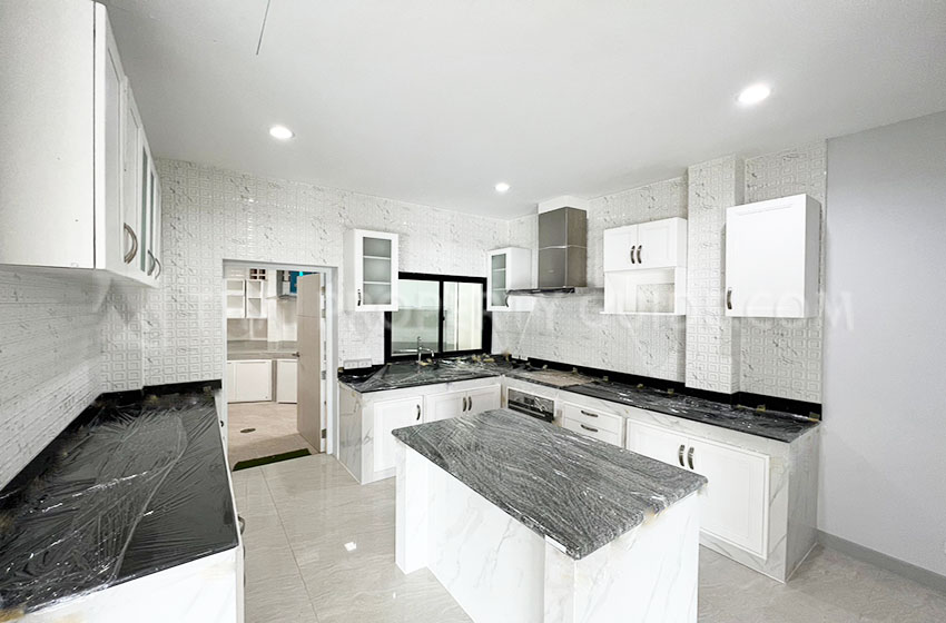 House with Private Pool in Bangnatrad 