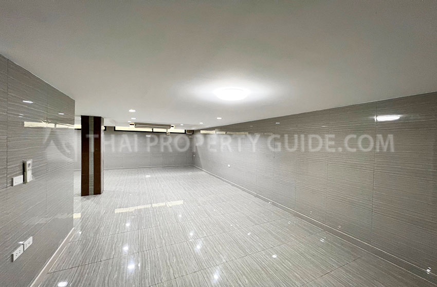 House with Private Pool in Bangnatrad 