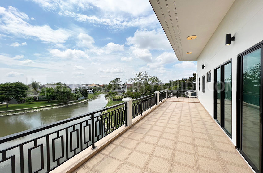 House with Private Pool in Bangnatrad 