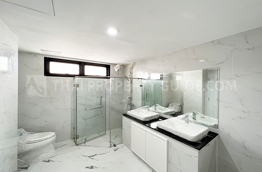 House with Private Pool in Bangnatrad 