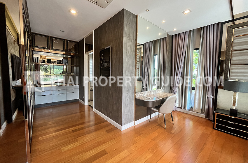 House with Private Pool in Bangnatrad 