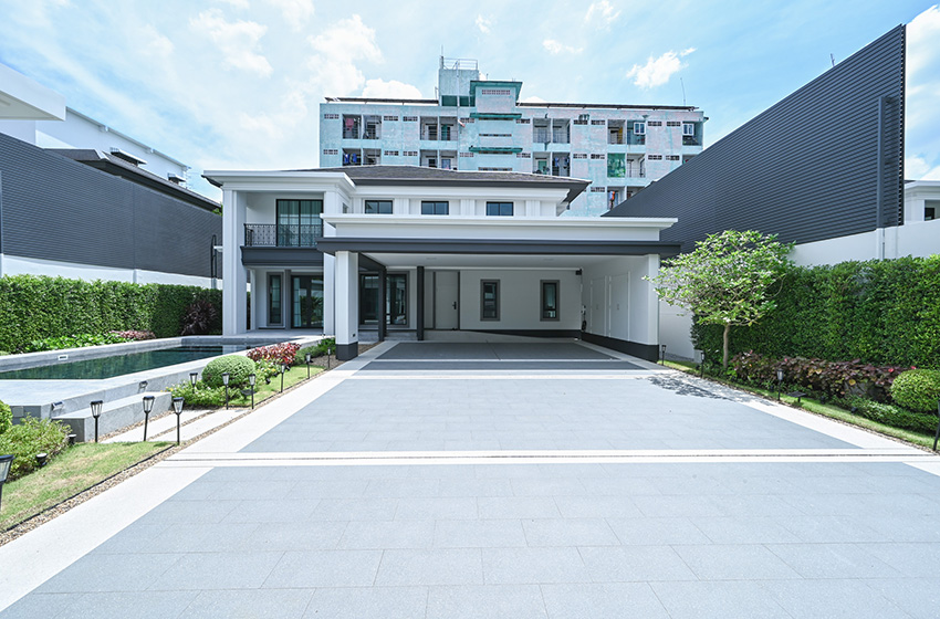 House with Private Pool in Bangnatrad 