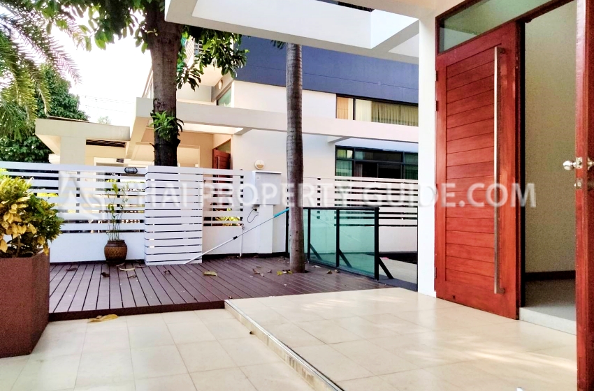 House with Private Pool in Chaengwattana (near Nichada Thani) 