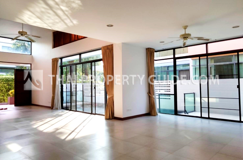 House with Private Pool in Chaengwattana (near Nichada Thani) 