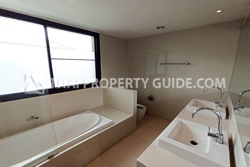 House with Private Pool in Chaengwattana (near Nichada Thani) 