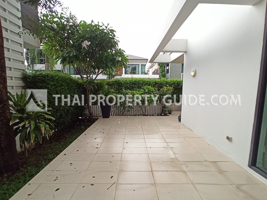 House with Private Pool in Chaengwattana (near Nichada Thani) 