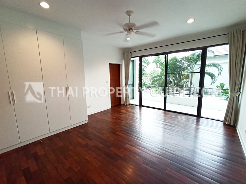 House with Private Pool in Chaengwattana (near Nichada Thani) 