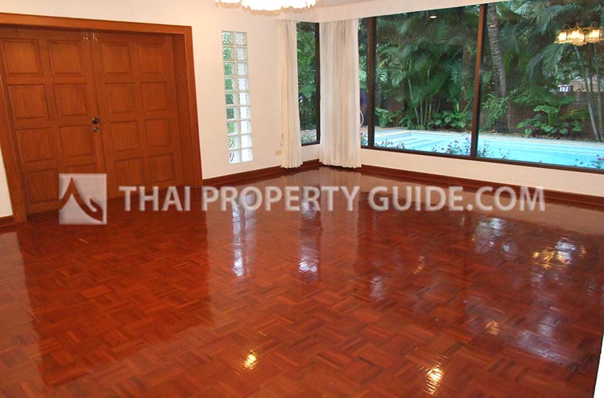 House with Private Pool in Nichada Thani 