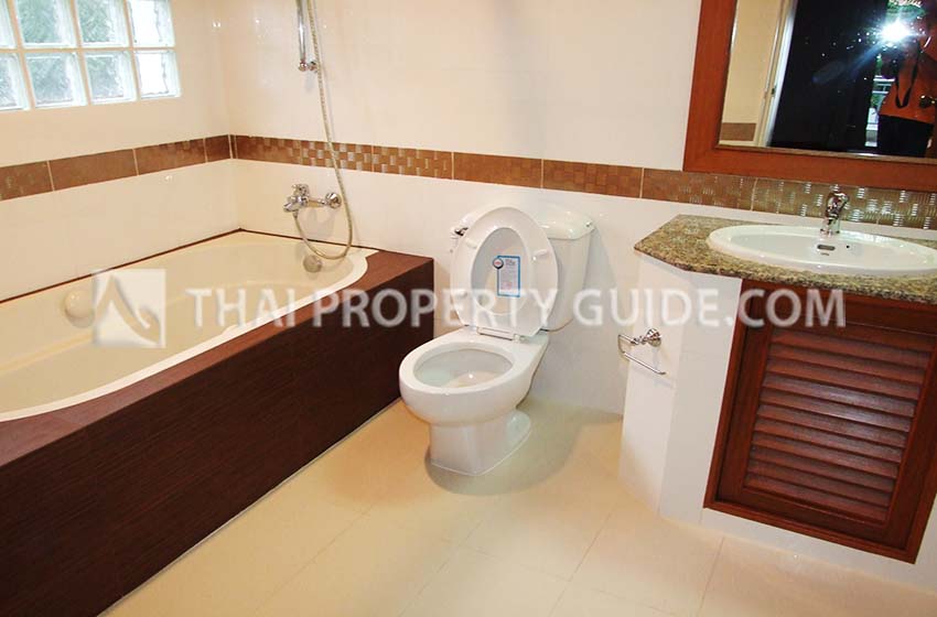 House with Private Pool in Nichada Thani 