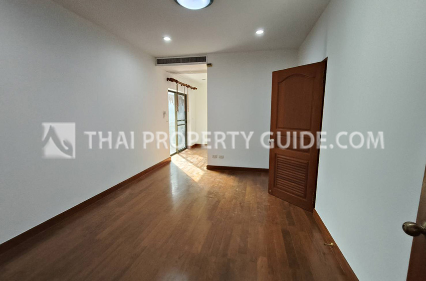 House with Private Pool in Nichada Thani 