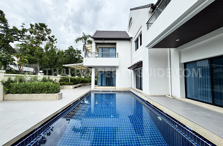 House with Private Pool in Nichada Thani 