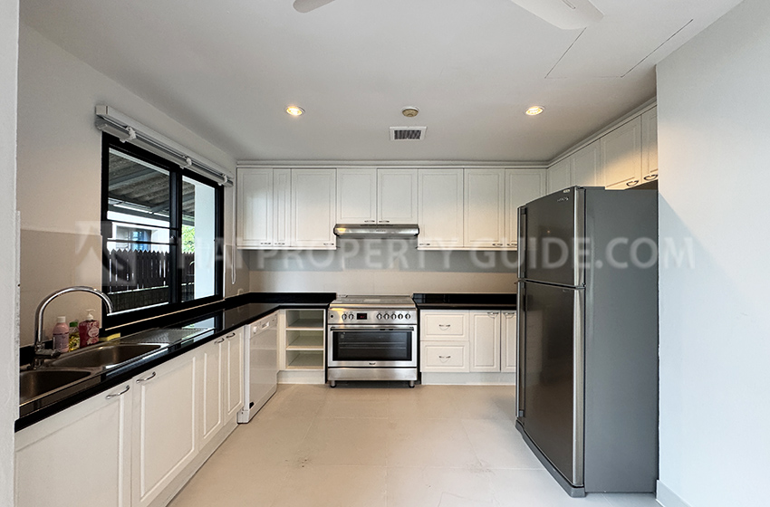 House with Private Pool in Nichada Thani 