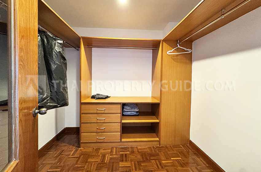 House with Private Pool in Nichada Thani 