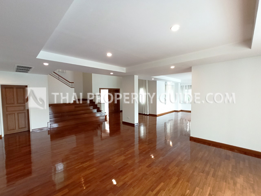 House with Private Pool in Nichada Thani 
