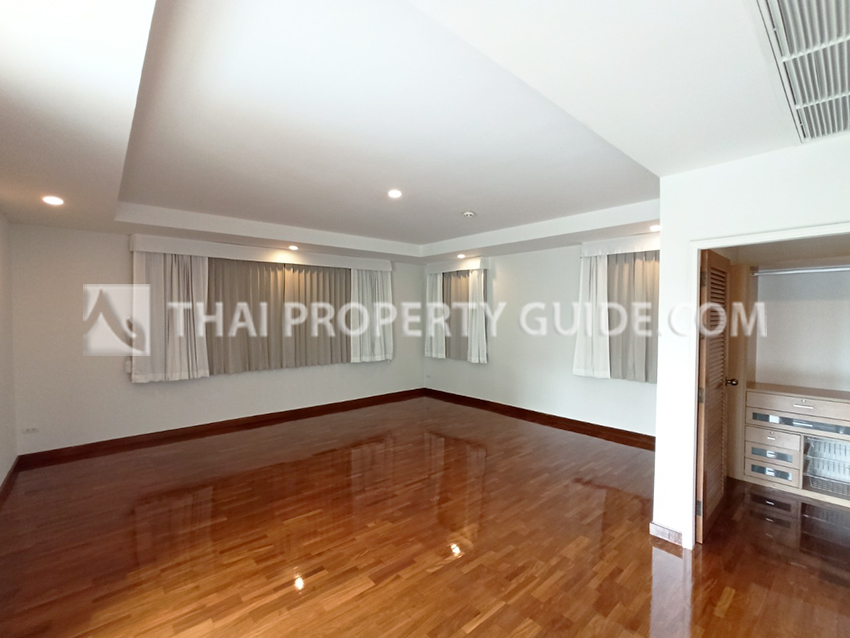House with Private Pool in Nichada Thani 