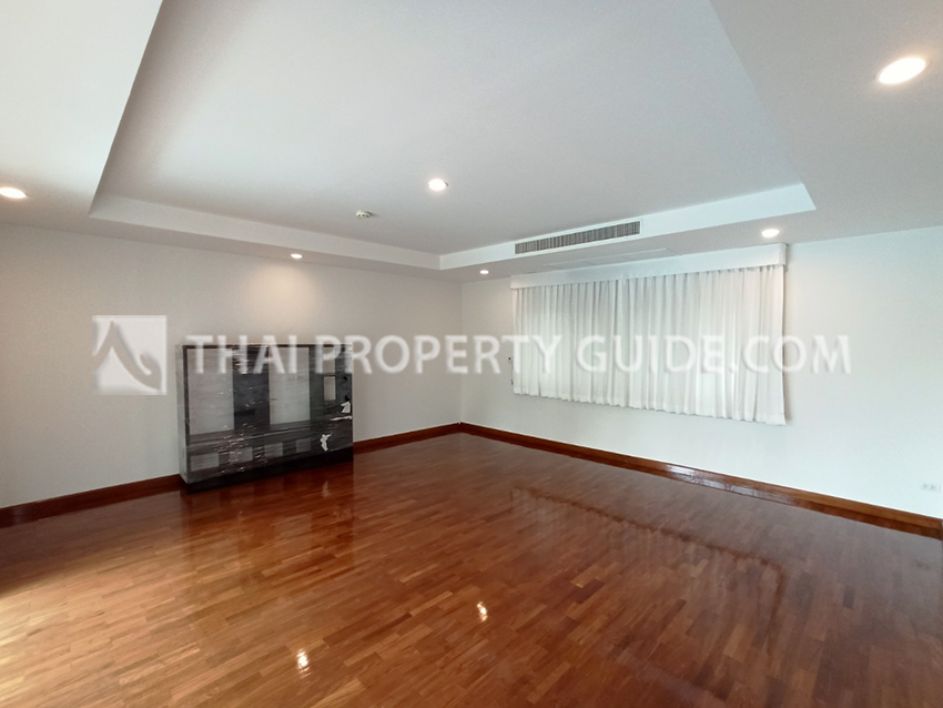 House with Private Pool in Nichada Thani 