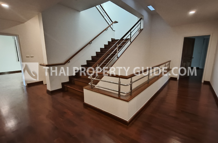 House with Private Pool in Nichada Thani 