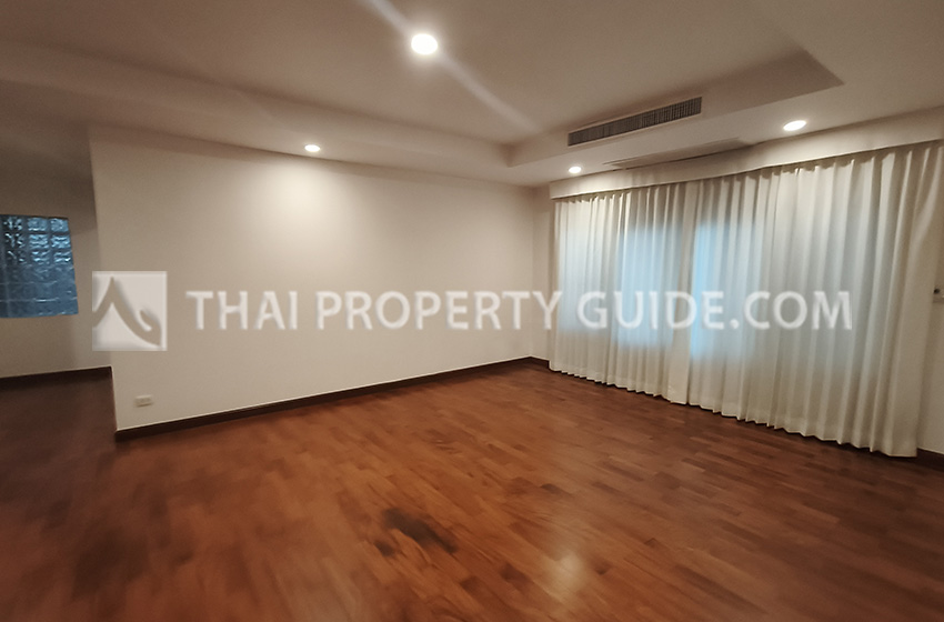 House with Private Pool in Nichada Thani 