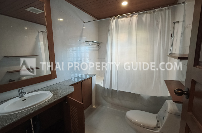 House with Private Pool in Nichada Thani 