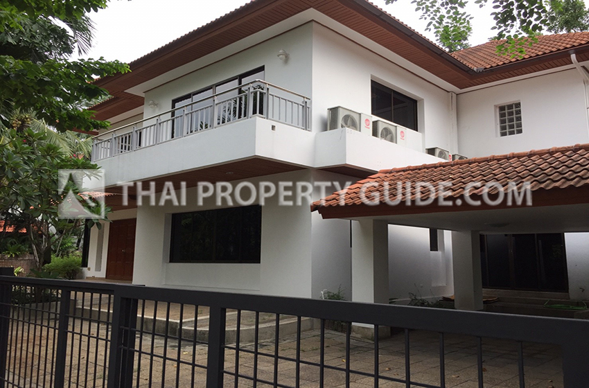 House with Private Pool in Nichada Thani 