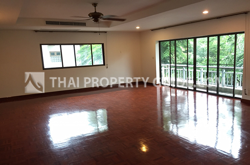 House with Private Pool in Nichada Thani 
