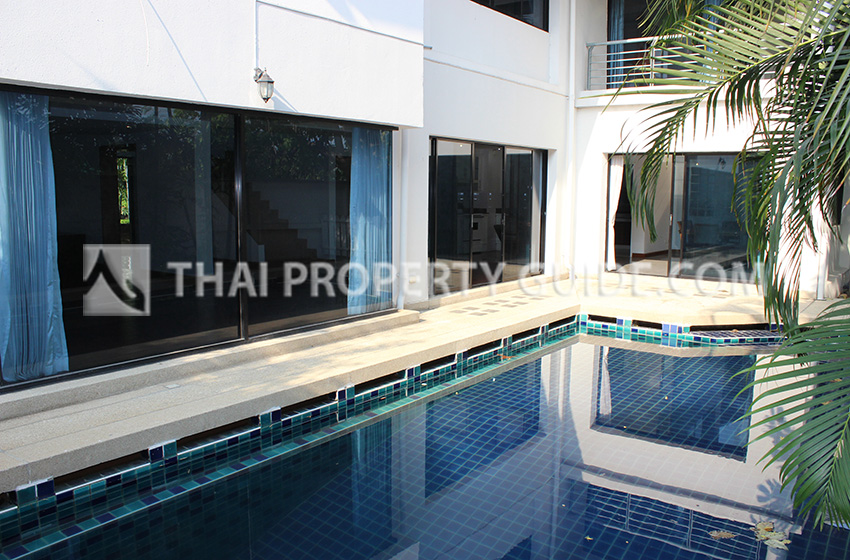 House with Private Pool in Nichada Thani 