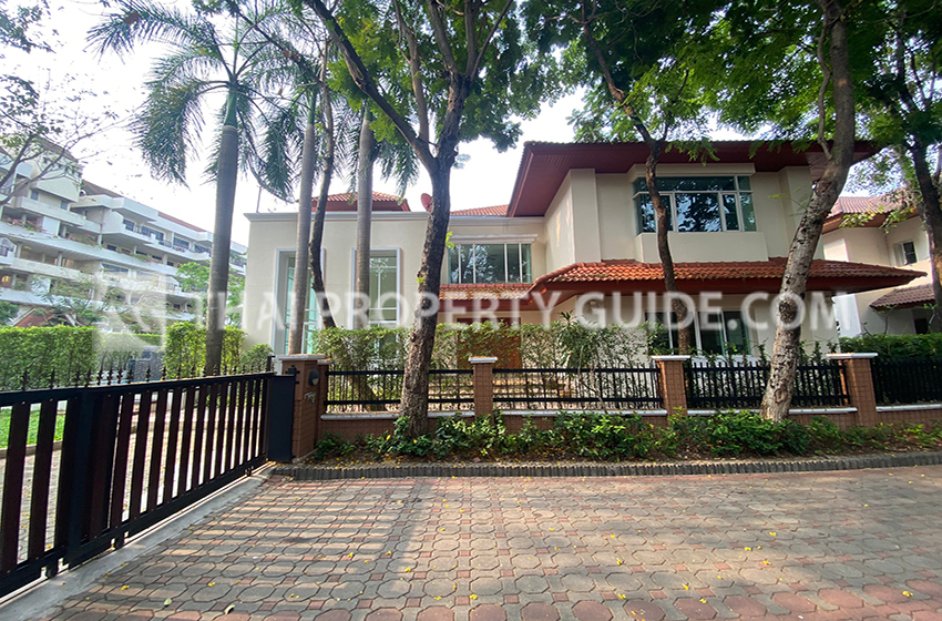 House with Private Pool in Nichada Thani 