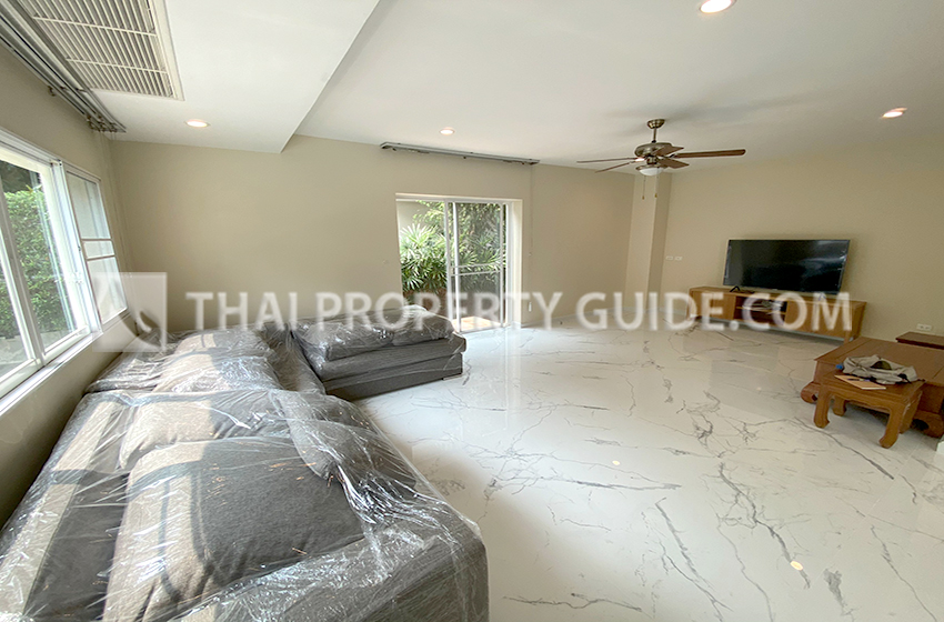 House with Private Pool in Nichada Thani 