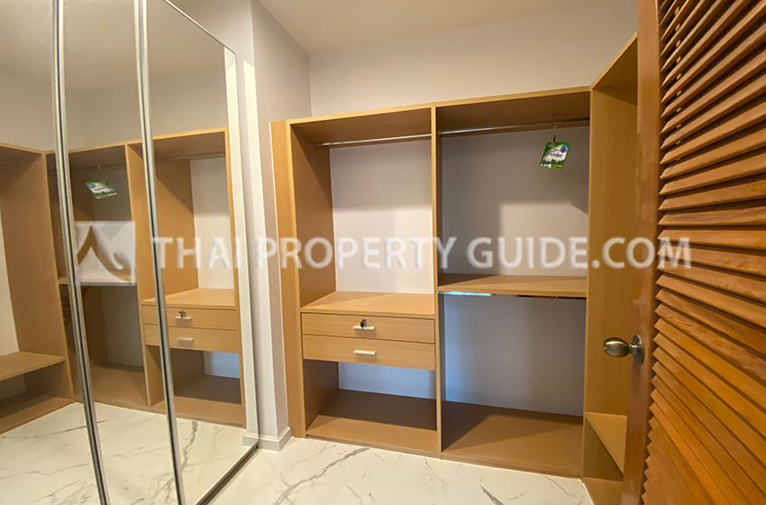 House with Private Pool in Nichada Thani 