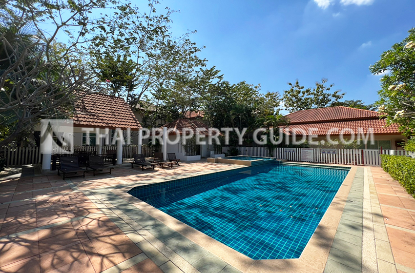 House with Private Pool in Nichada Thani 
