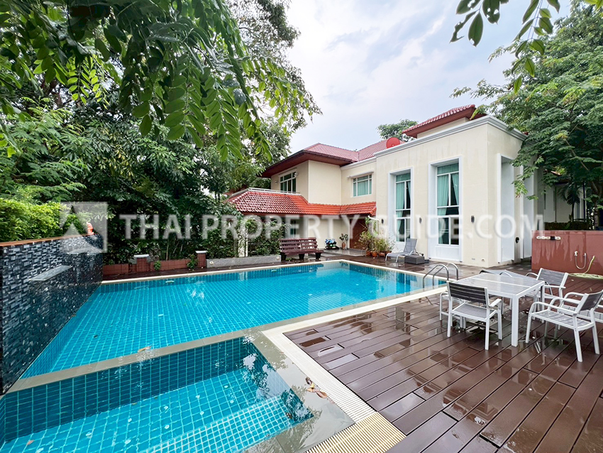 House with Private Pool for rent in Nichada Thani