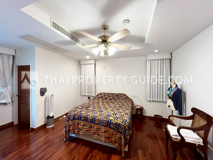 House with Private Pool in Nichada Thani 