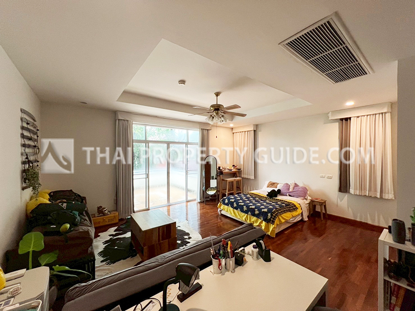 House with Private Pool in Nichada Thani 