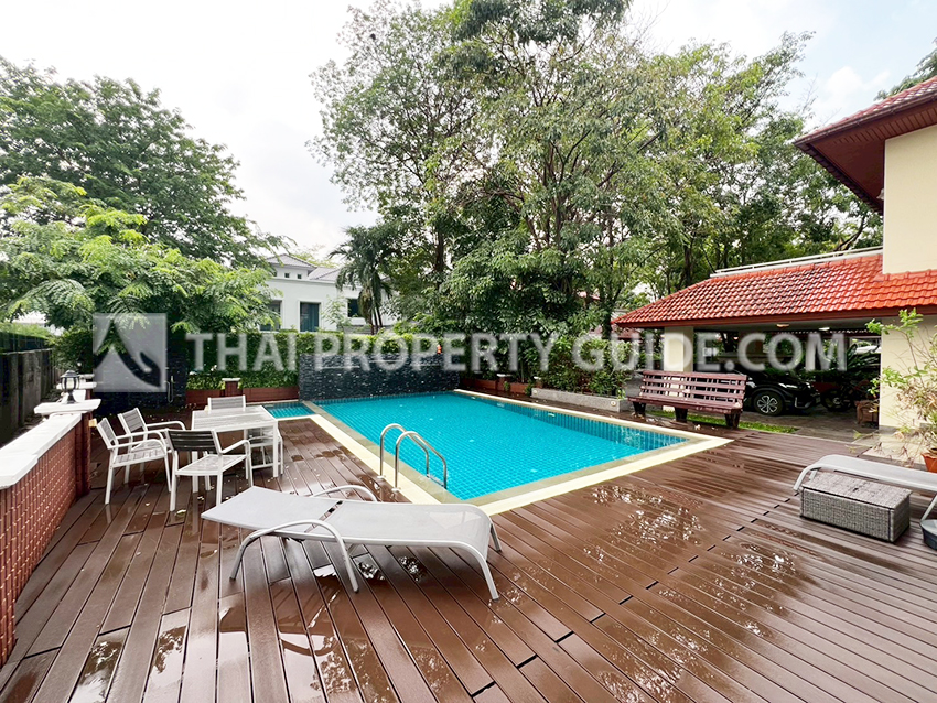 House with Private Pool in Nichada Thani 