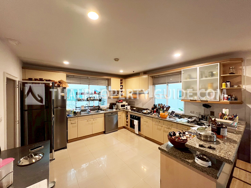 House with Private Pool in Nichada Thani 