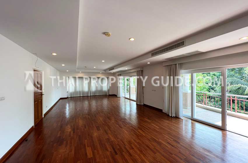 House with Private Pool in Nichada Thani 