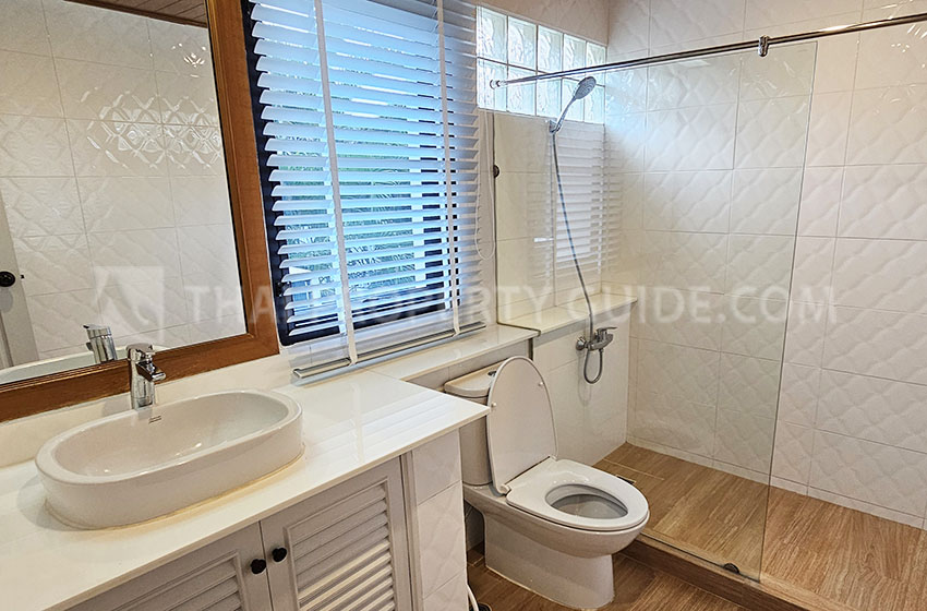 House with Private Pool in Nichada Thani 