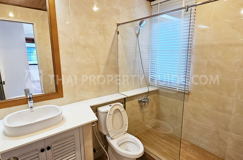 House with Private Pool in Nichada Thani 