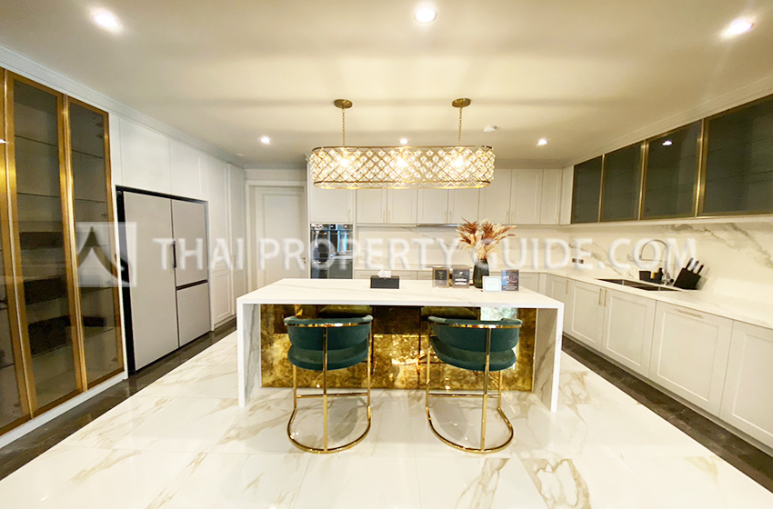 House with Private Pool in Nichada Thani 