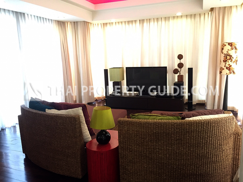 House with Private Pool in New Petchburi 