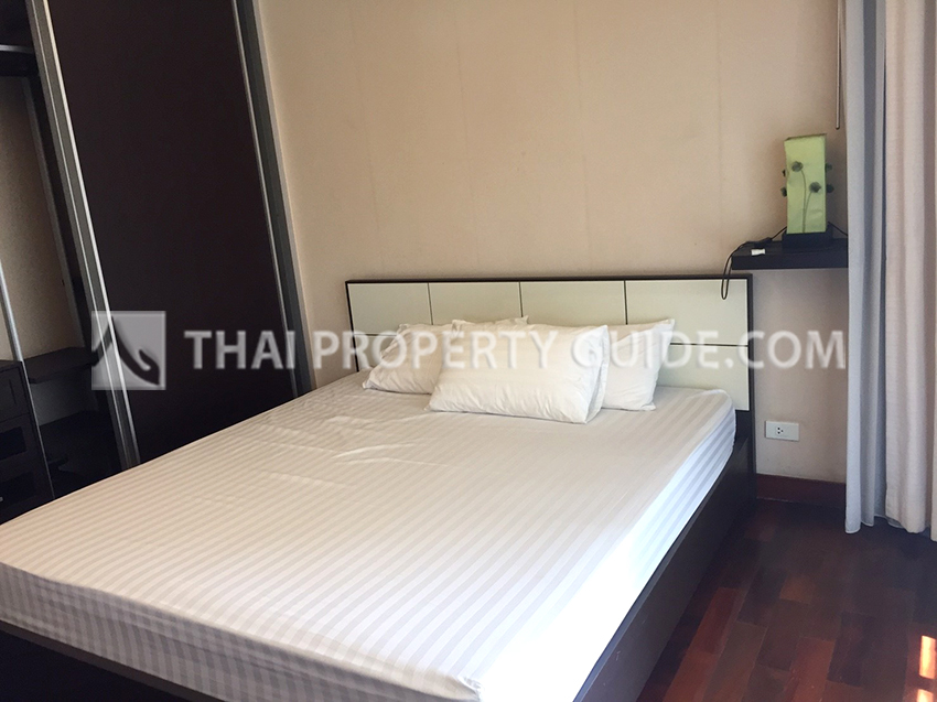 House with Private Pool in New Petchburi 