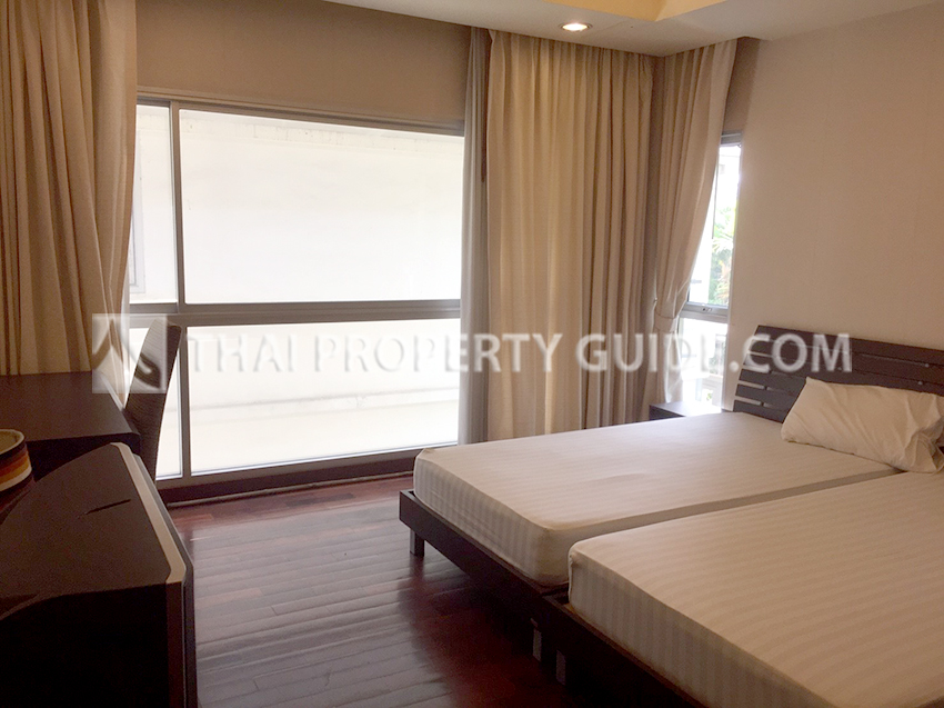 House with Private Pool in New Petchburi 