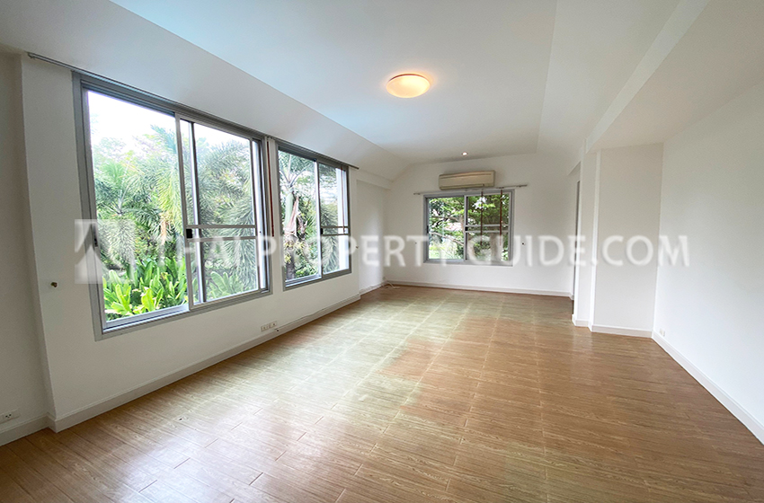 House with Private Pool in New Petchburi 