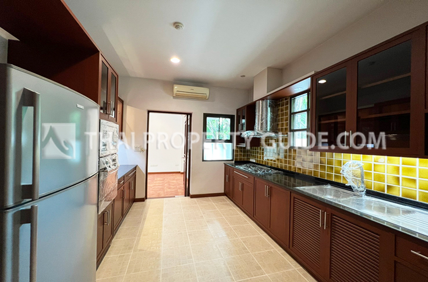 House with Private Pool in New Petchburi 