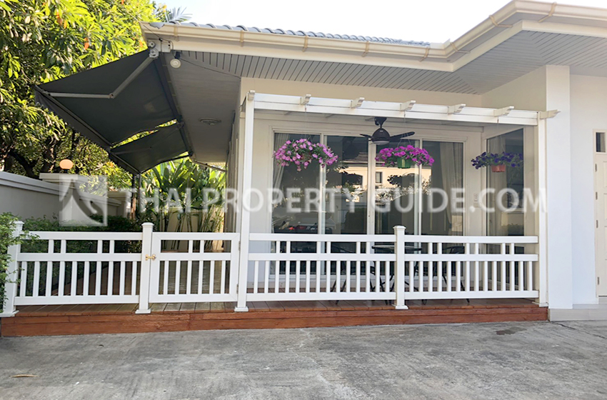 House with Private Pool in New Petchburi 